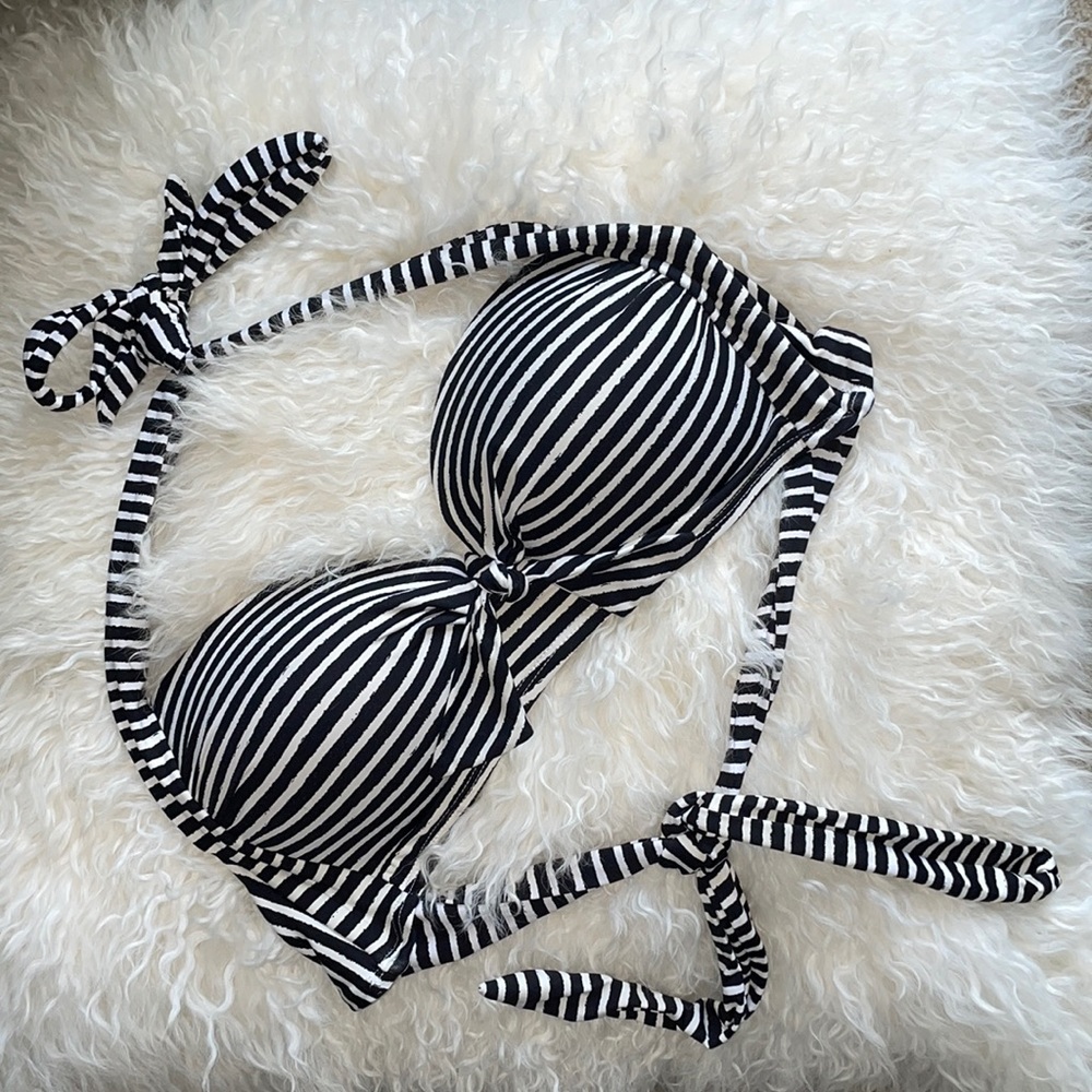 🌻Black/White Bathing Suit Top🌻